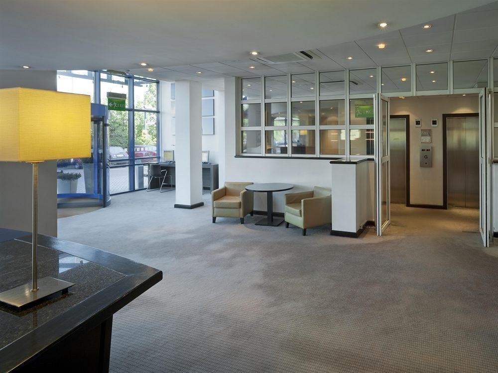 HOLIDAY INN BRENT CROSS photo 1