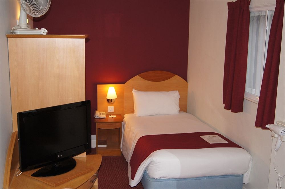 WATERLOO HUB HOTEL SUITES photo 1