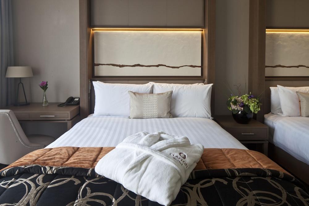 CLAYTON HOTEL CHISWICK photo 3