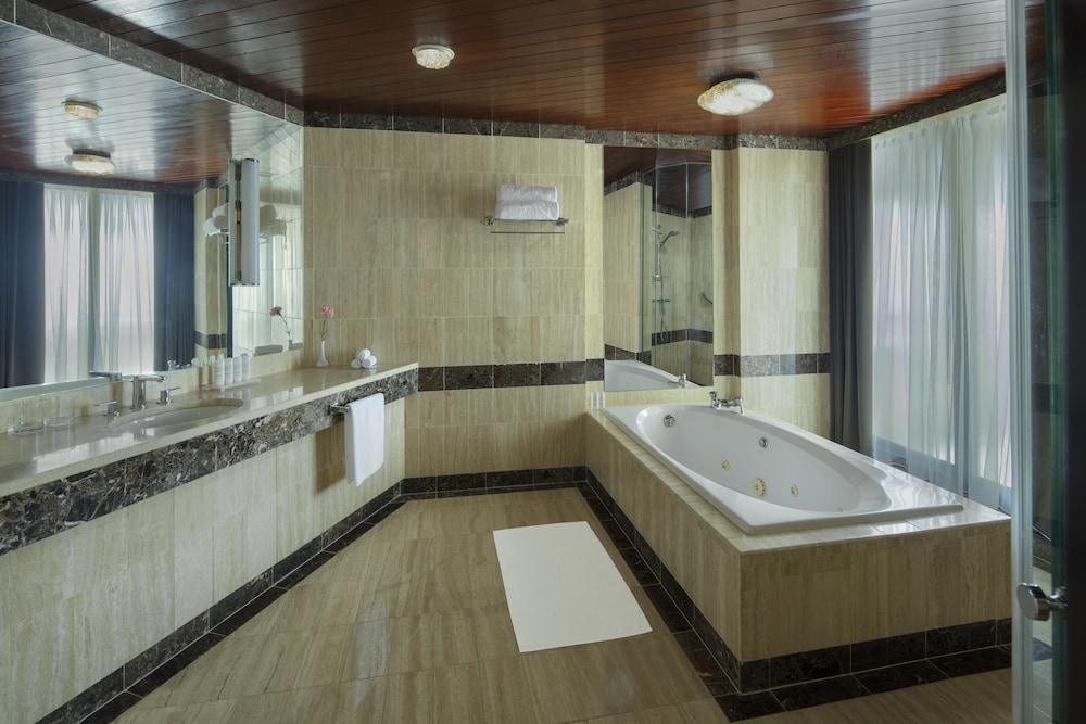 Radisson Blu Hotel, Dubai Deira Creek photo 3