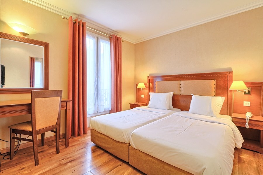 121 PARIS photo 2