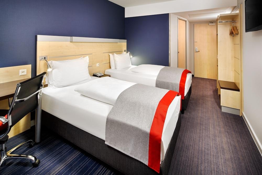 Holiday Inn Express Dusseldorf Citynorth photo 3