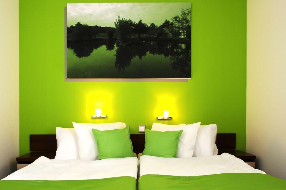 HOTEL COLOR photo 3