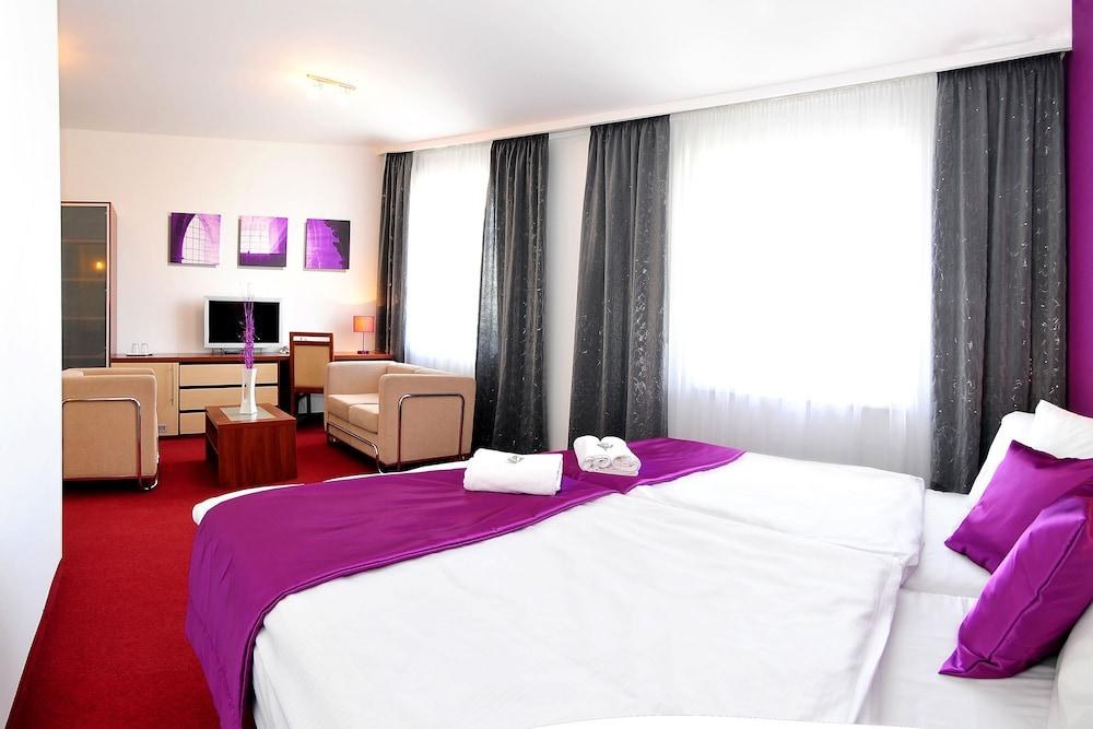 HOTEL COLOR photo 4