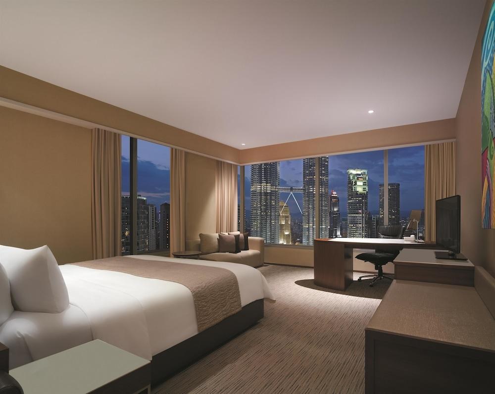 TRADERS HOTEL KUALA LUMPUR photo 4
