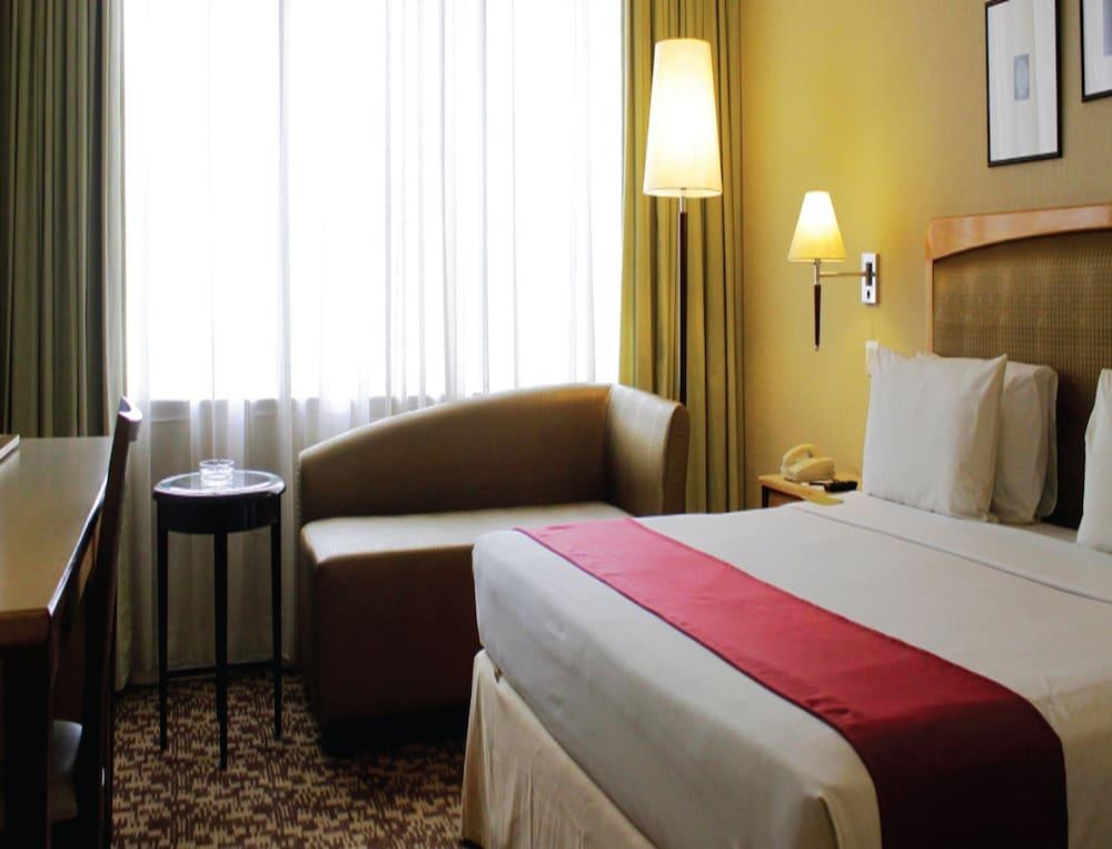 ROYALE BINTANG photo 2