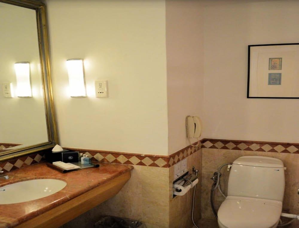 ROYALE BINTANG photo 4