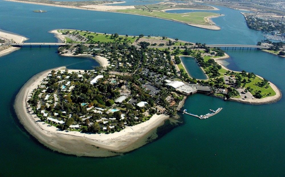 PARADISE POINT RESORT AND SPA photo 1