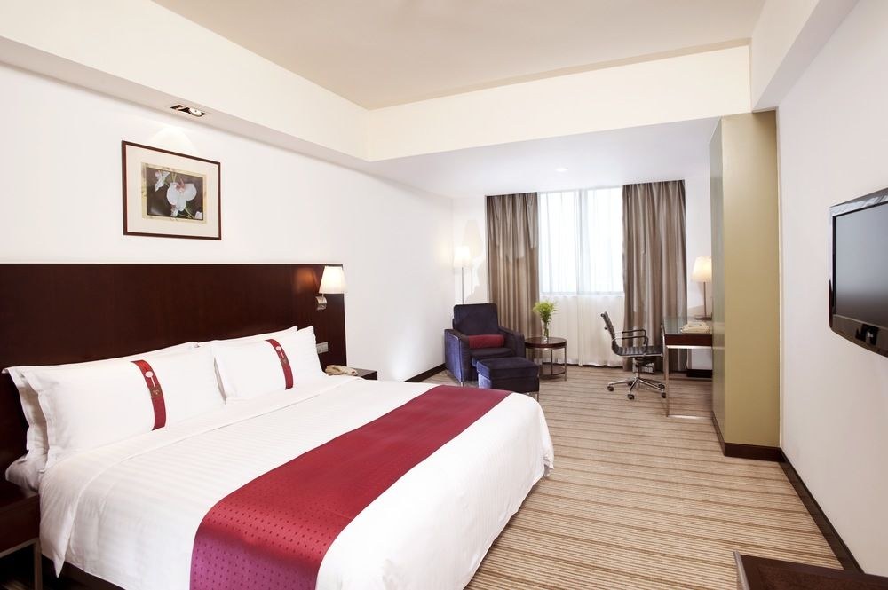 HOLIDAY INN VISTA photo 1
