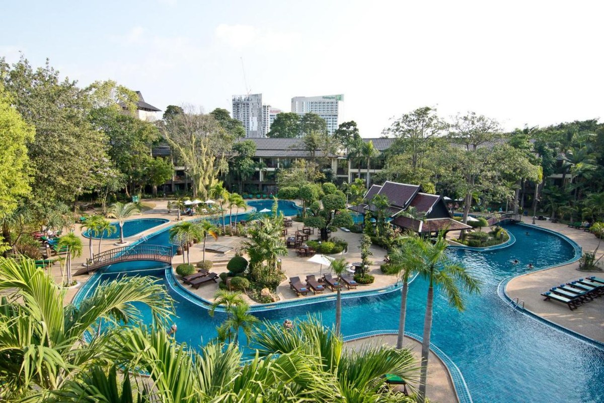 THE GREEN PARK RESORT