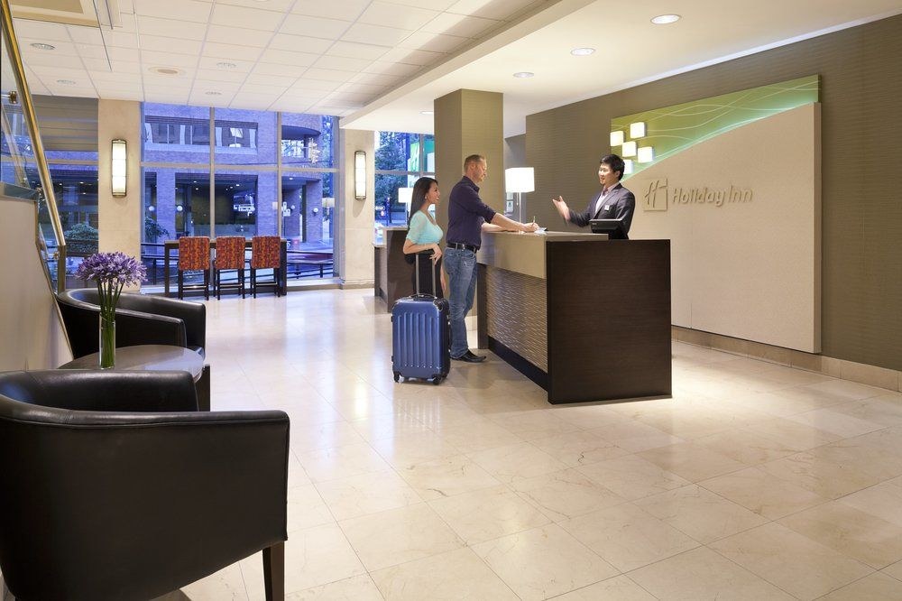 HOLIDAY INN AND SUITE VANCOUVER DOWNTOWN