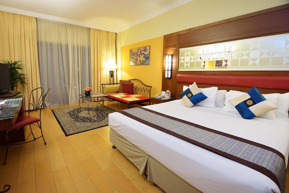 HOLIDAY VILLA BEACH RST photo 3