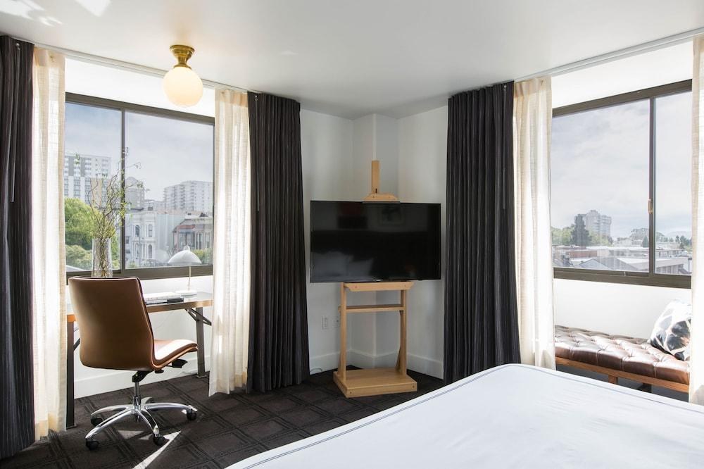 KIMPTON BUCHANAN photo 2