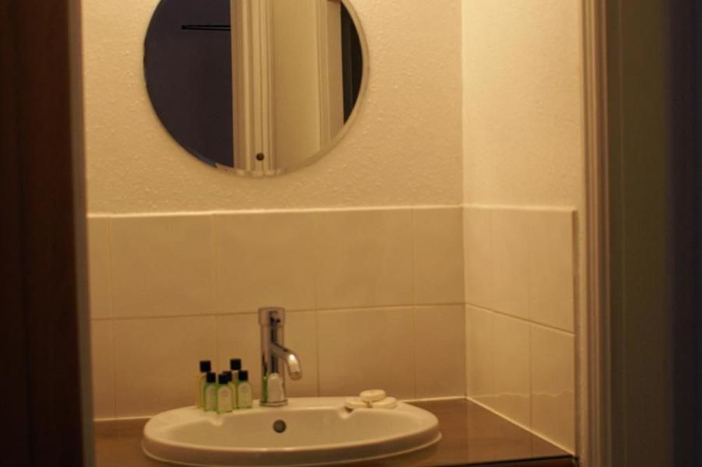 EATON SQUARE HOTEL photo 2