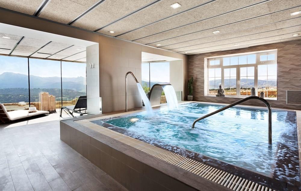 CATALONIA REINA VICTORIA WELLNES & SPA photo 2