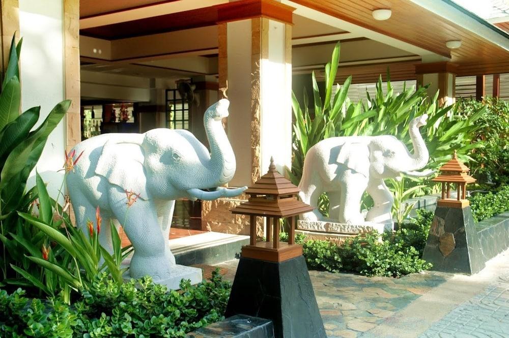 ROYAL IVORY SUKHUMVIT NANA BY COMPASS HOSPITALITY photo 2
