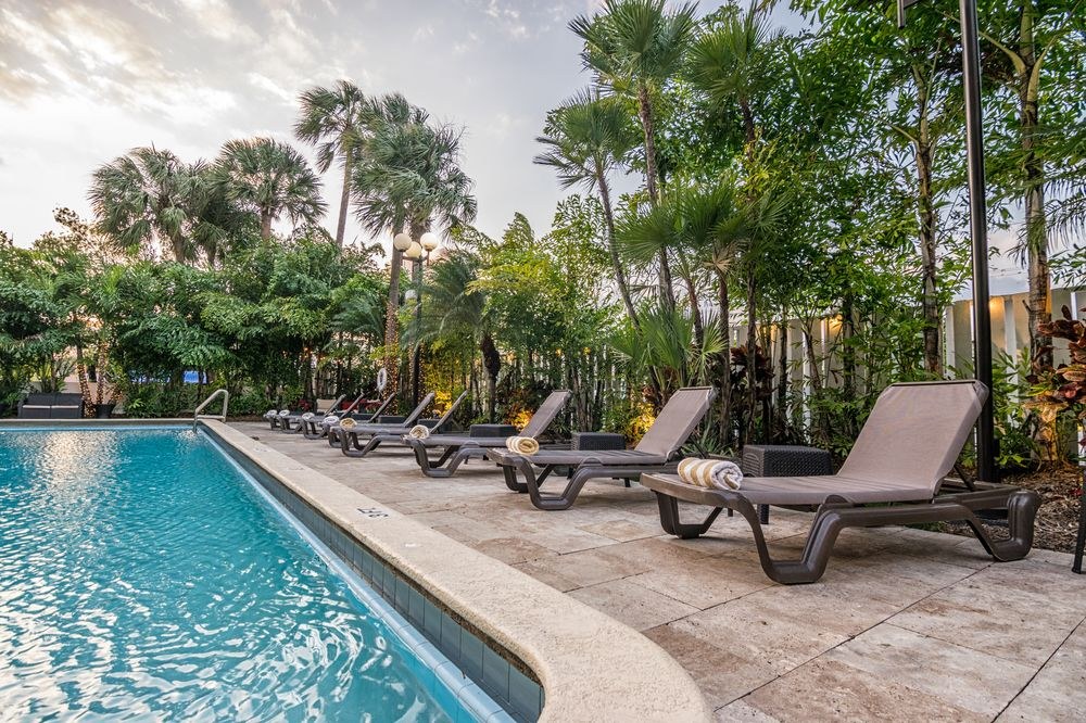 REGENCY HOTEL MIAMI