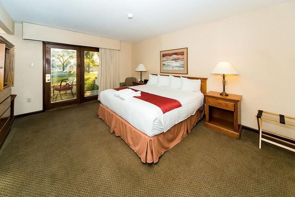 ARIZONA GOLF RESORT HOTEL & CONVENTION CENTER photo 4