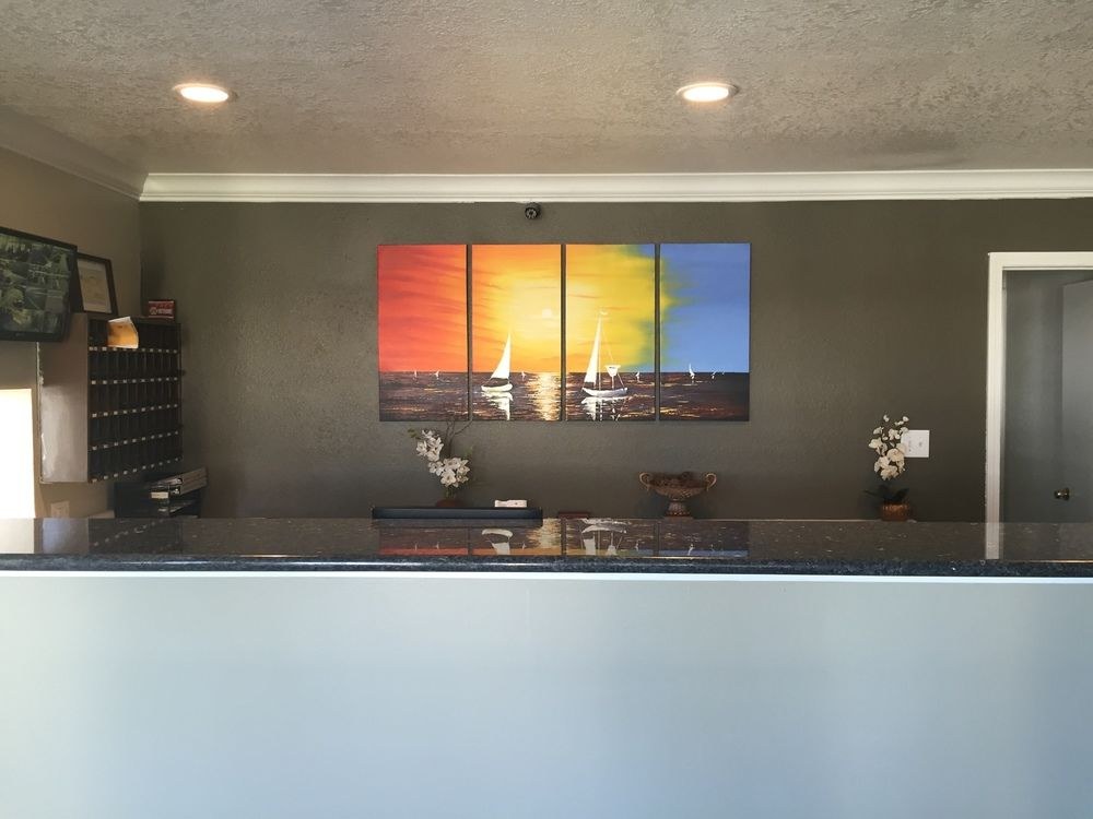 ANAHEIM EXECUTIVE INN & SUITES photo 1