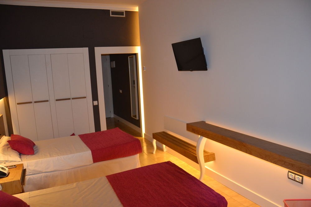 Hotel Brisamar Suites photo 3