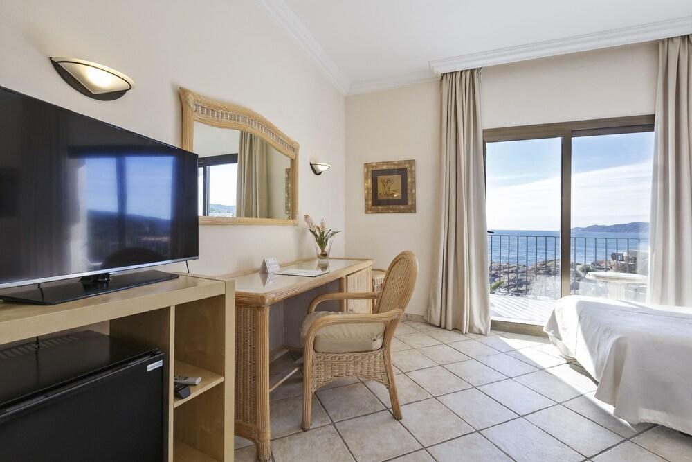 EDEN ROC HOTEL photo 2