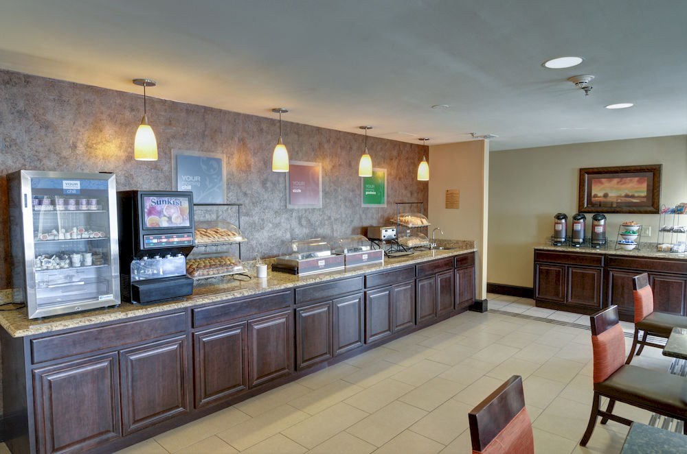 COMFORT INN & SUITES
