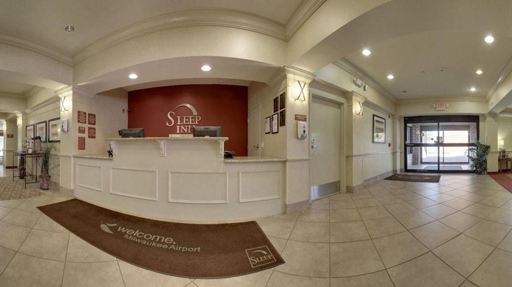 SLEEP INN & SUITES photo 3