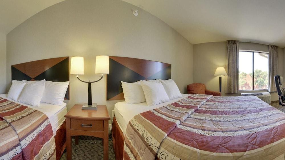 SLEEP INN & SUITES photo 4