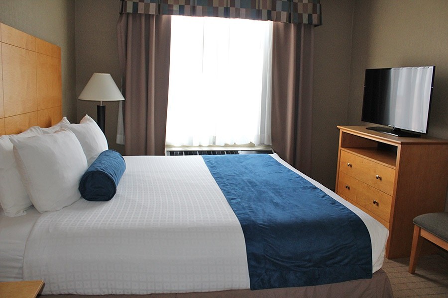 MARCO LAGUARDIA HOTEL & SUITES
