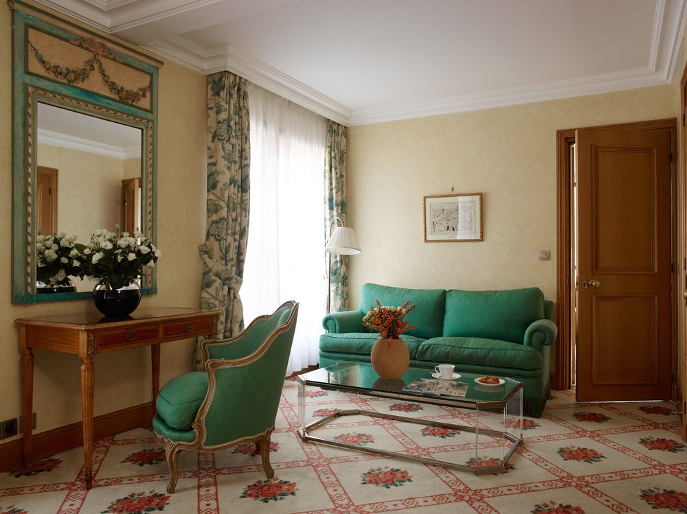DE VIGNY photo 1