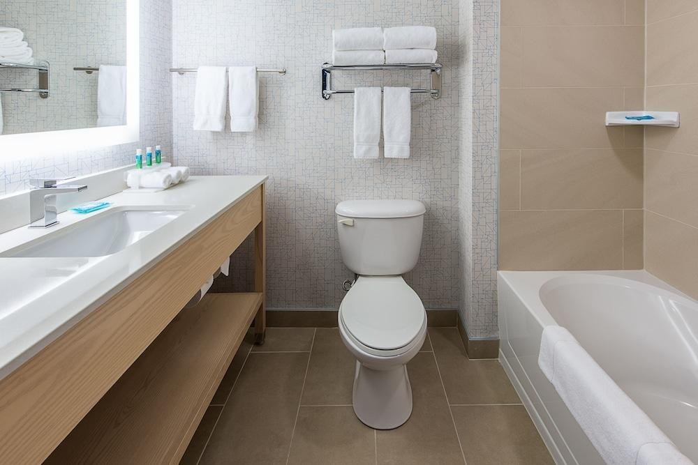 Holiday Inn Express & Suites Halifax-Bedford photo 2