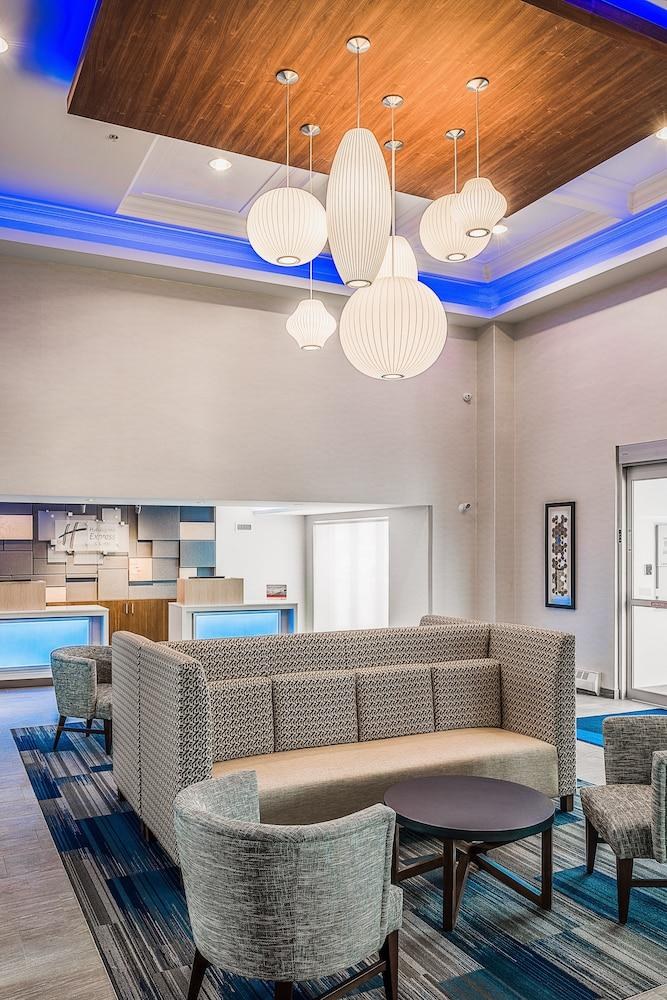 Holiday Inn Express & Suites Halifax-Bedford photo 3