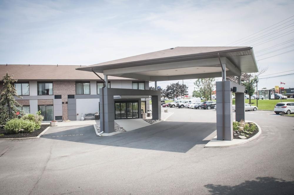 COMFORT INN AIRPORT WEST photo 3
