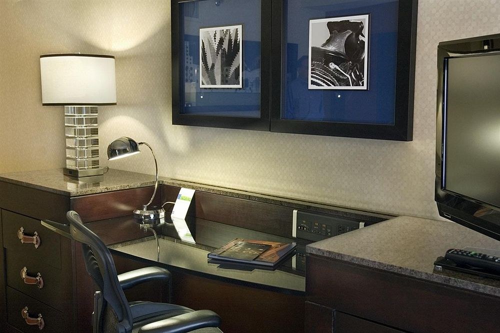 RENAISSANCE PHOENIX DOWNTOWN HOTEL