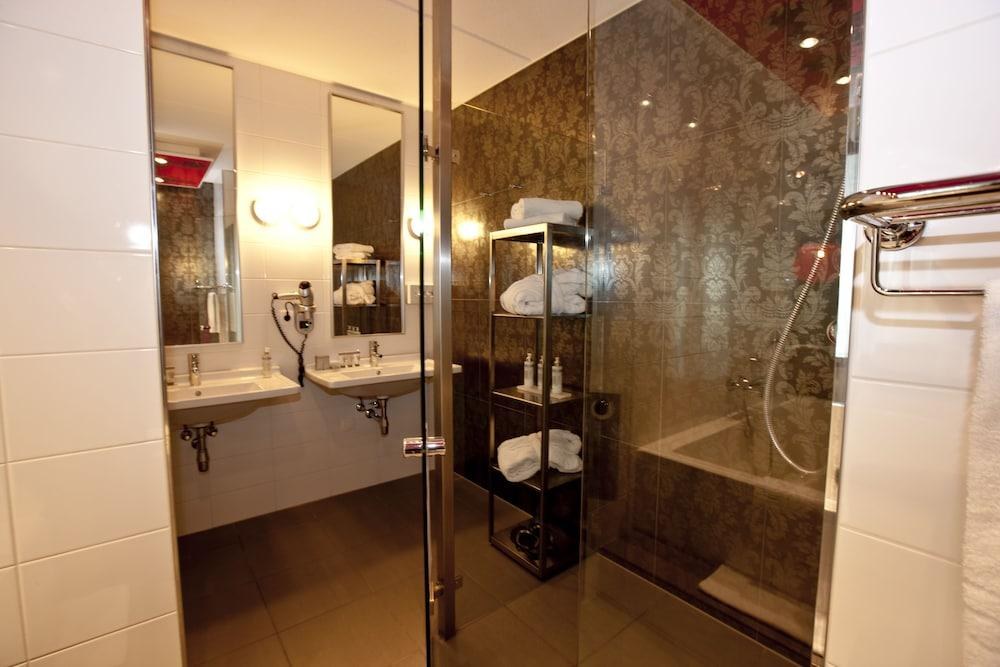 WESTCORD FASHION HOTEL photo 2