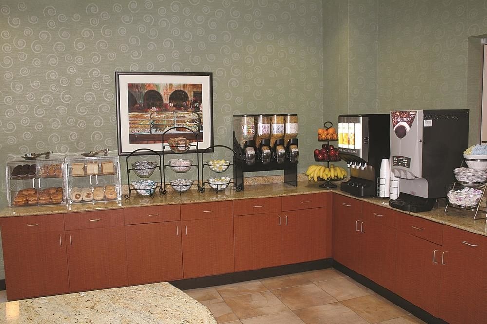 LA QUINTA INN & SUITES SAN ANTONIO MEDICAL CENTER photo 1