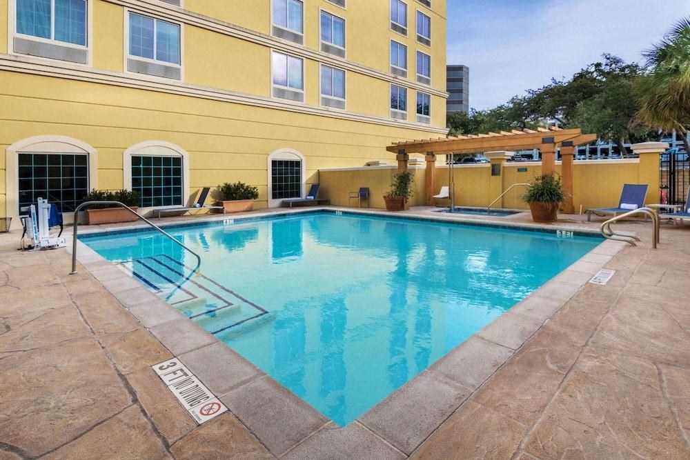 LA QUINTA INN & SUITES SAN ANTONIO MEDICAL CENTER photo 3
