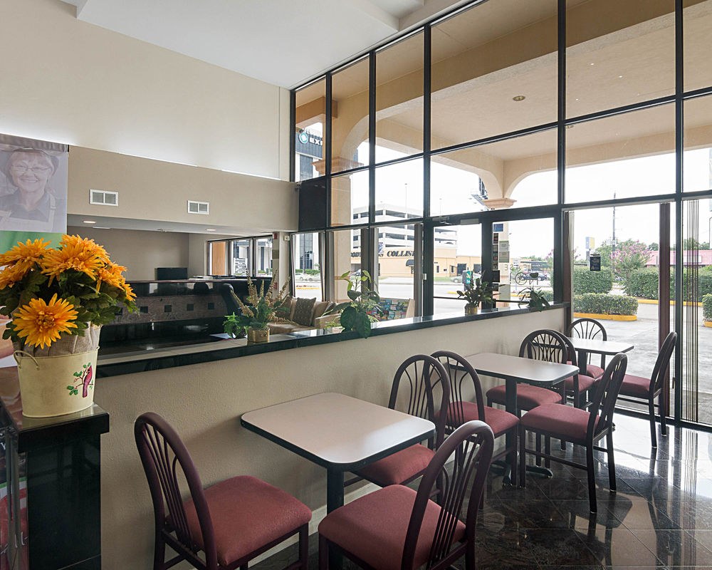 QUALITY INN & SUITES WEST-ENERGY CORRIDOR photo 1