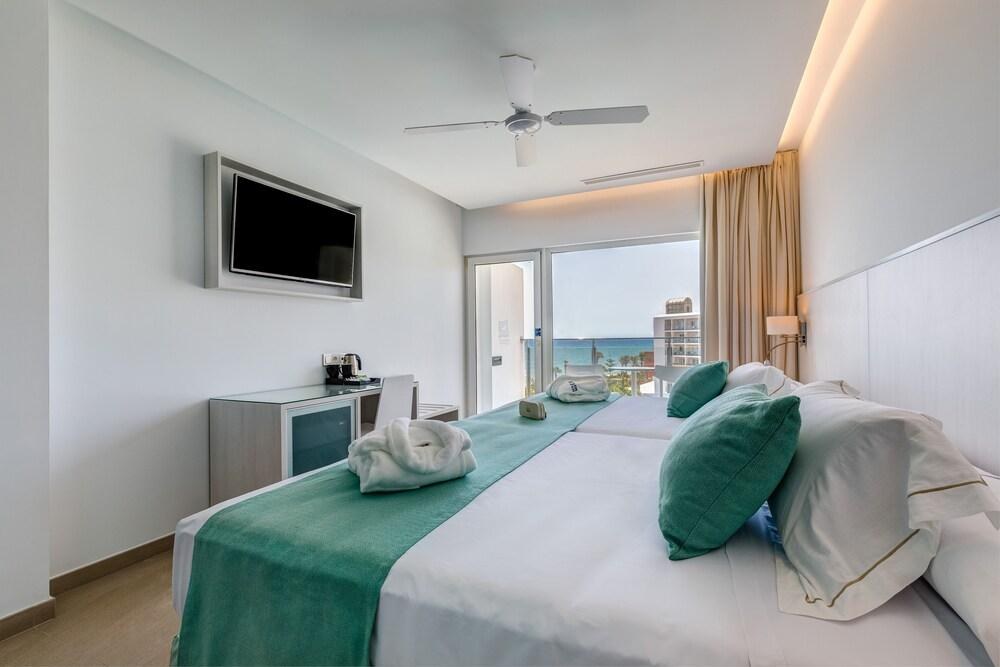HOTEL PLAYALINDA AQUAPARK AND SPA photo 1