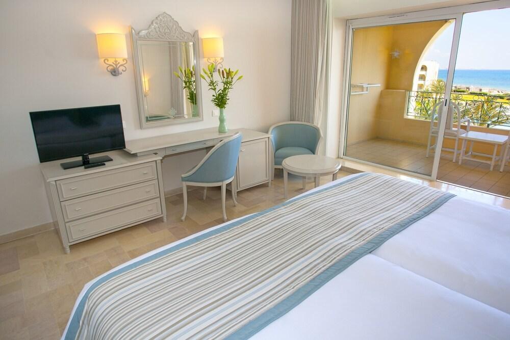 Iberostar Waves Averroes photo 4