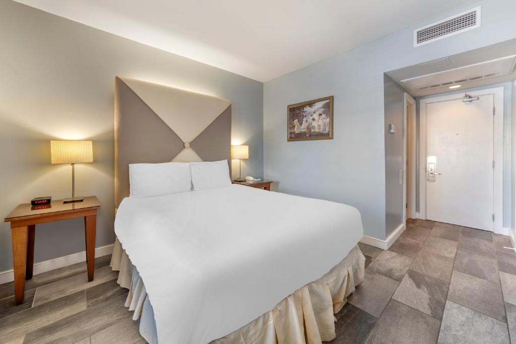 LA FLORA HOTEL BY LUXURBAN photo 3