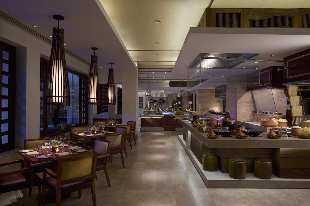 THE PENINSULA MANILA photo 2