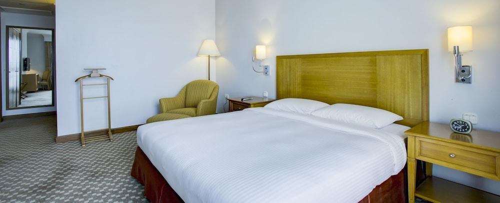LINDEN SUITES photo 4