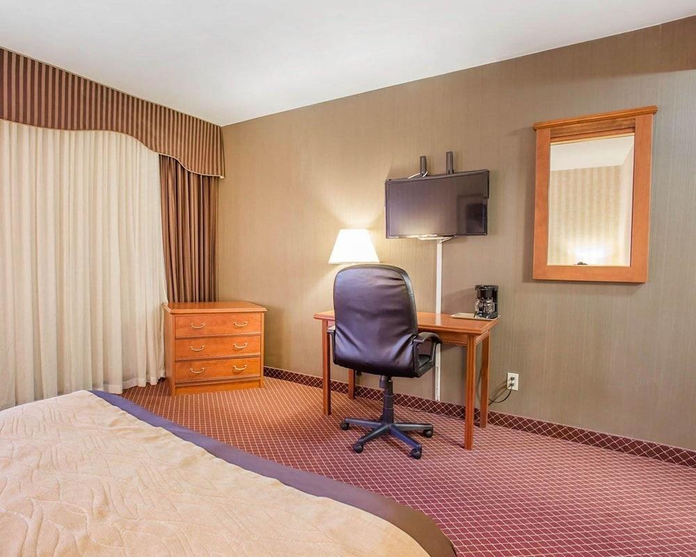 COMFORT INN TORONTO AIRPORT photo 2