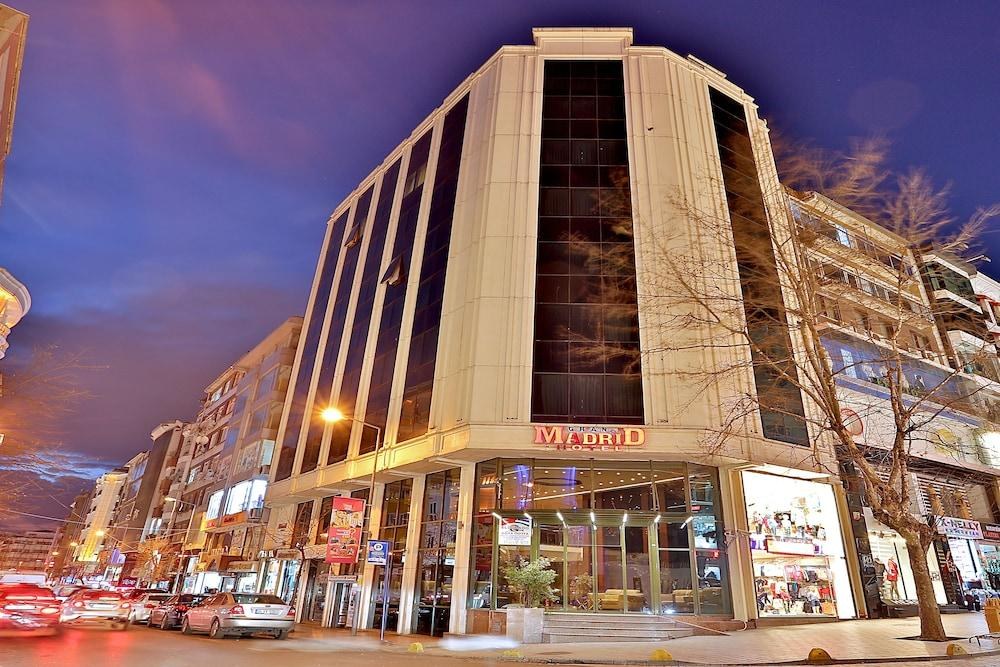GRAND MADRID HOTEL photo 2