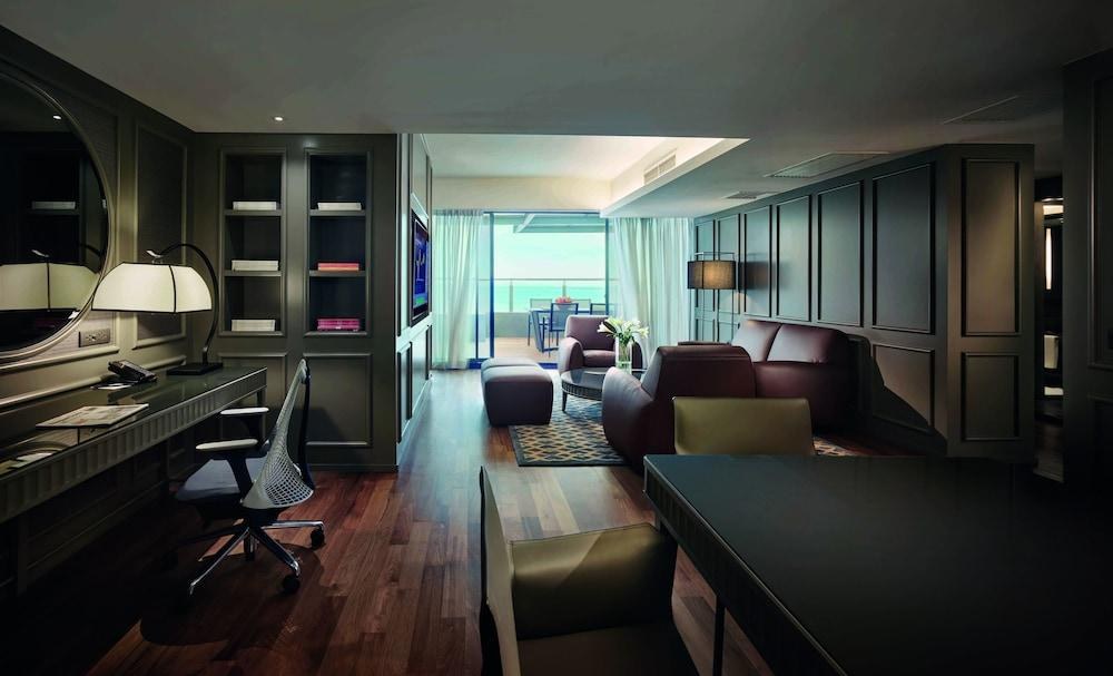 G HOTEL GURNEY photo 2