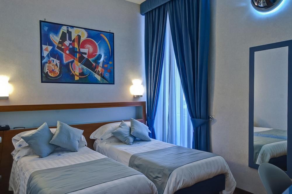 BW HOTEL PLAZA NAPOLI photo 4