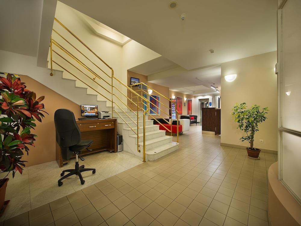 EA Hotel Juli? photo 2