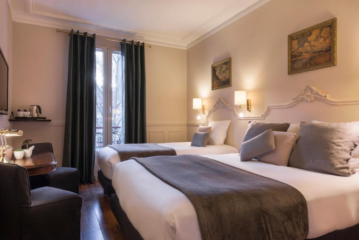 HOTEL DE LA PORTE DOREE