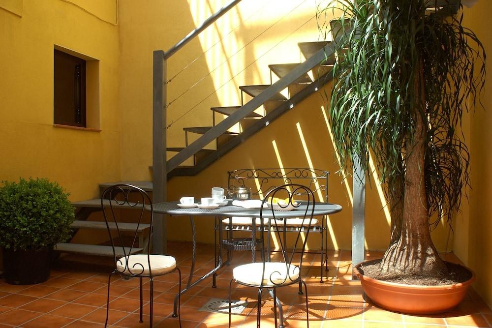 AINB LAS RAMBLAS - GUARDIA APARTMENTS